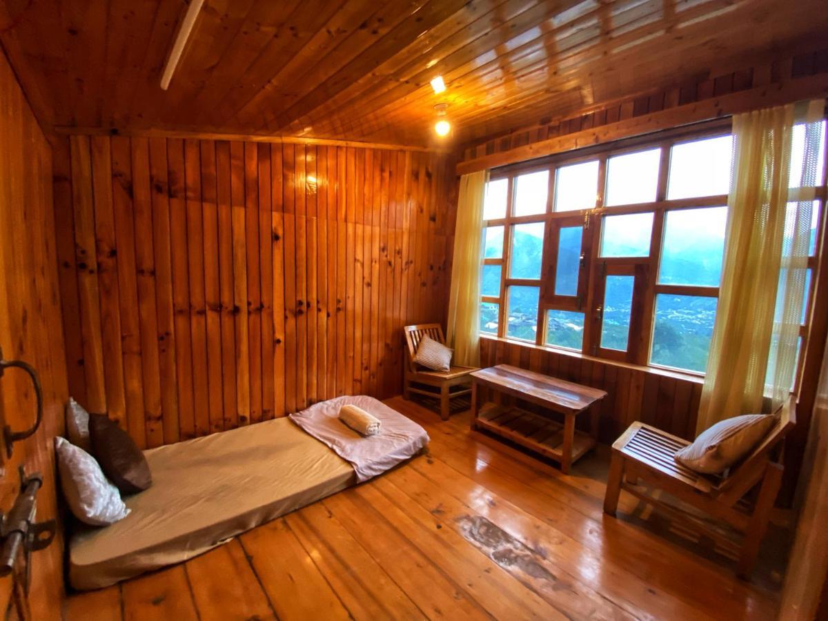 Pine Tower Inn Manāli Kültér fotó